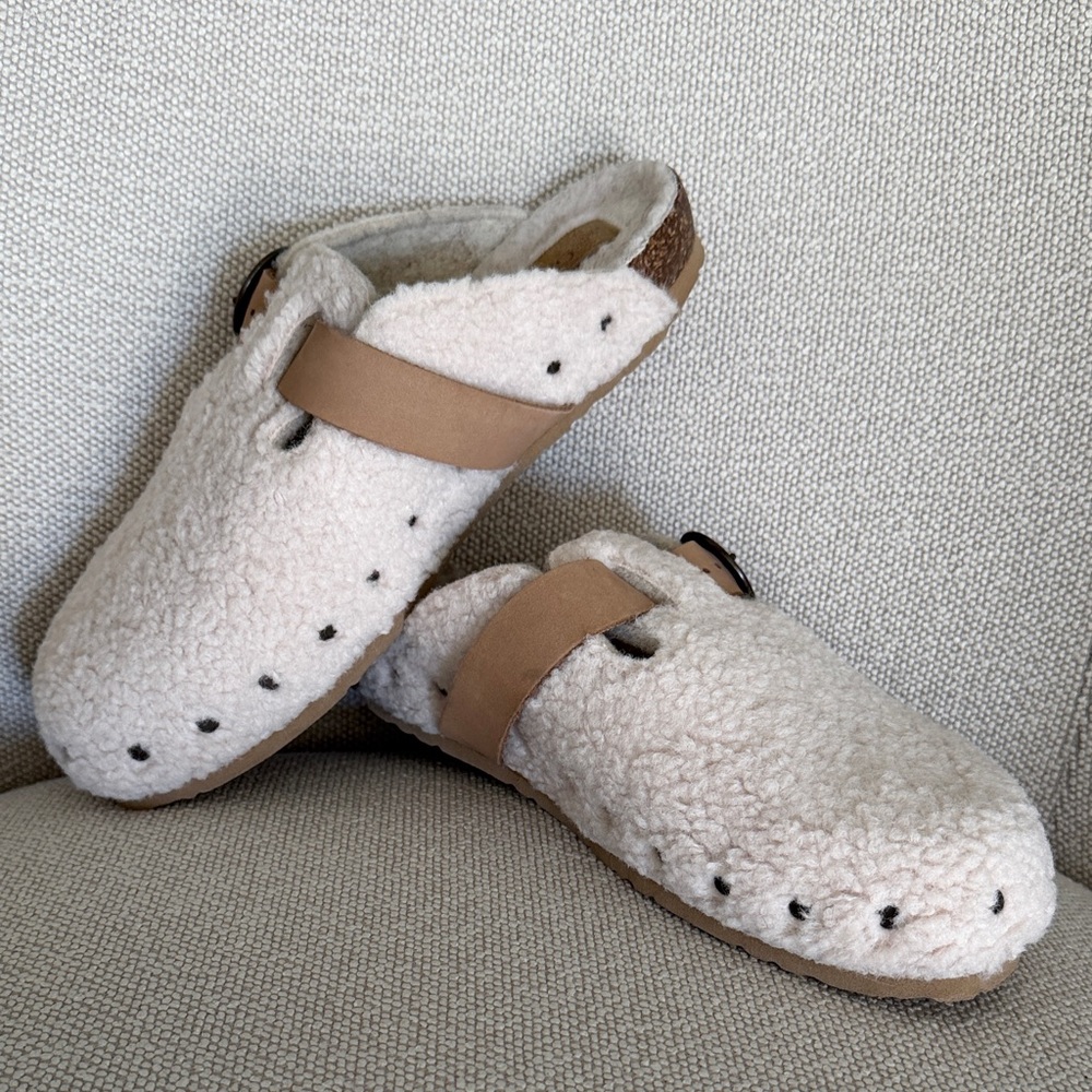 GARNET Hill Sherpa in Cream and Tan Mules